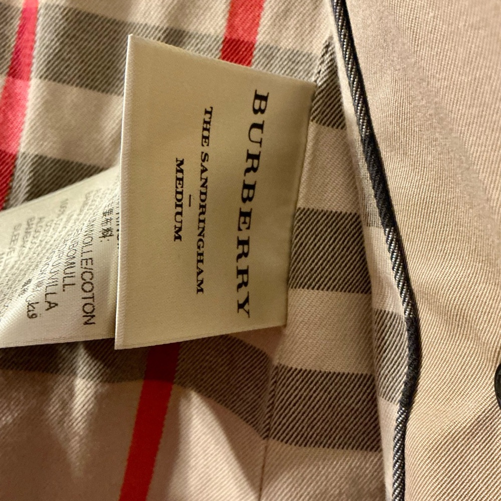 Burberry The Sandringham mid-length US 2 Trench Coat in Honey - Picture 3 of 6
